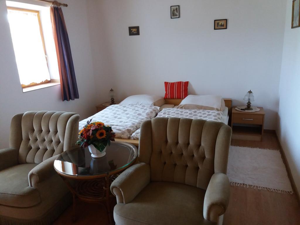 Orban Vendeghaz Guest House Kovagoors Bagian luar foto